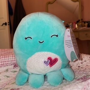 Olina the octopus Valentine’s Day Squishmallow